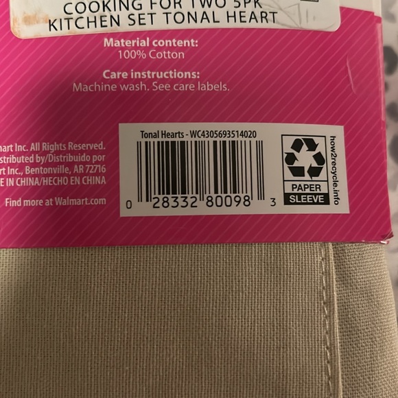 Valentines Day Cooking For Two Aprons Potholder & Oven Mitts - Picture 5 of 5